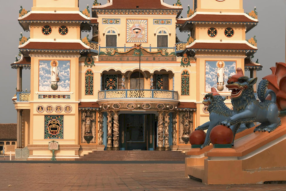 Lối kiến trúc độc đáo của Tòa Thánh Tây Ninh